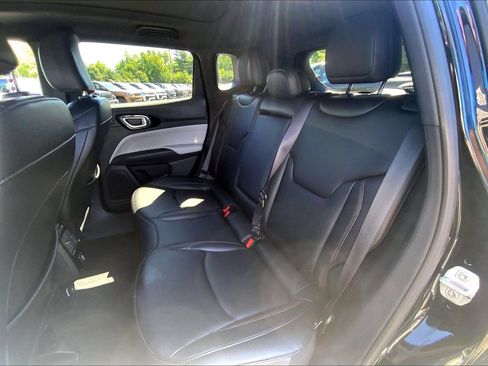Certified 2024 Jeep Compass Limited w/ Sun and Sound Group AWD/4WD image 20