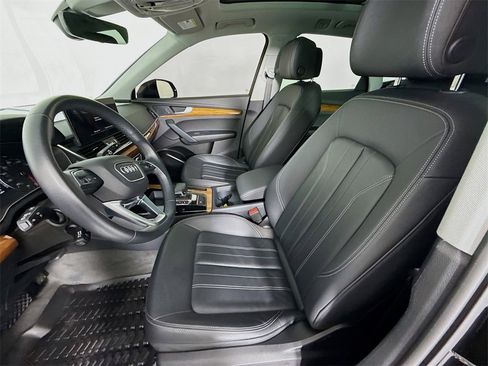 Used 2023 Audi Q5 2.0T Premium w/ Convenience Package image 5