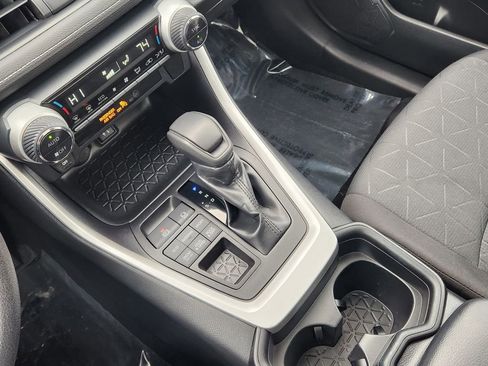 Used 2019 Toyota RAV4 XLE image 25