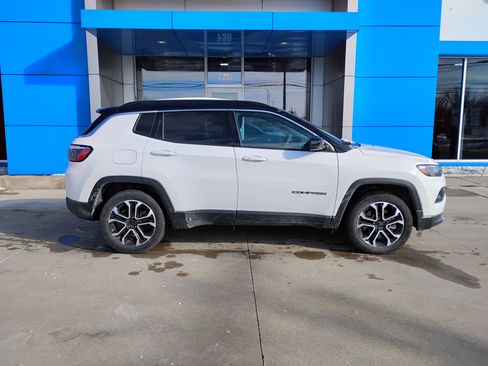 Used 2023 Jeep Compass Limited image 10