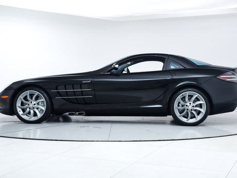 Used 2006 Mercedes-Benz SLR image 3