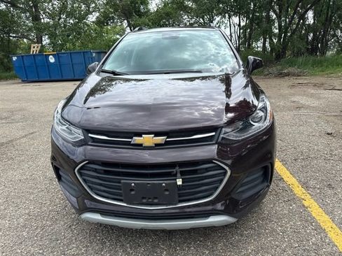 Used 2022 Chevrolet Trax LT w/ LT Convenience Package AWD/4WD image 9