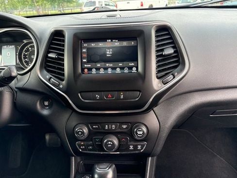 Used 2021 Jeep Cherokee Latitude Lux w/ Trailer Tow Group AWD/4WD image 8