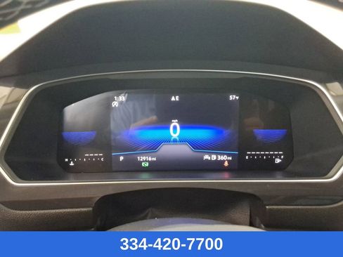 Used 2023 Volkswagen Tiguan SE image 10