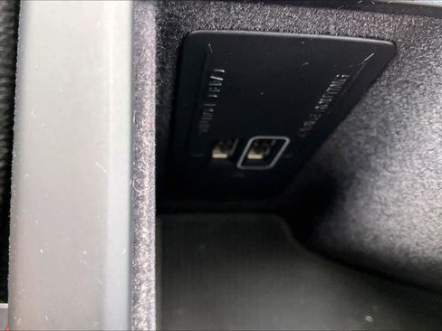 Used 2022 Volvo XC90 T8 Inscription Expression w/ Advanced Package image 37