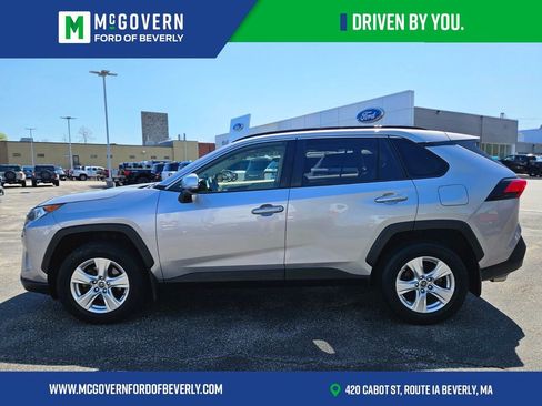Used 2019 Toyota RAV4 XLE w/ Convenience Package AWD/4WD image 3