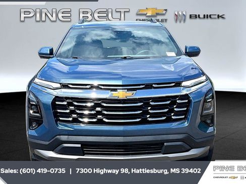 Used 2025 Chevrolet Equinox LT w/ Convenience Package II AWD/4WD image 3