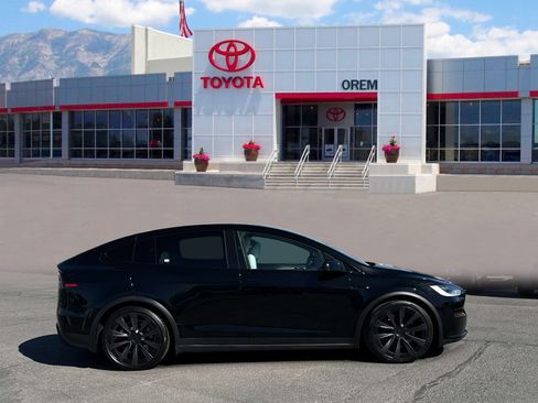 Used 2023 Tesla Model X AWD/4WD image 3