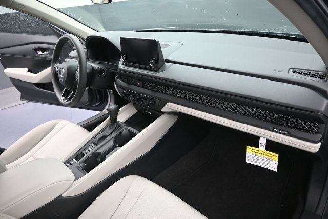 Certified 2025 Honda Accord LX image 10
