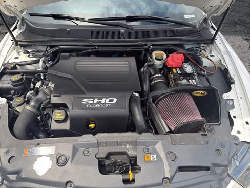 Used 2013 Ford Taurus SHO AWD/4WD image 18