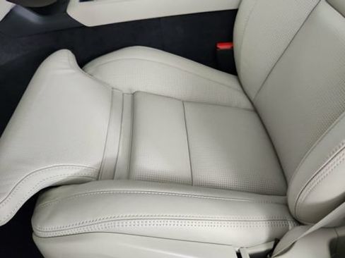 New 2026 Volvo XC90 T8 Ultra w/ Protection Package Premier AWD/4WD image 13