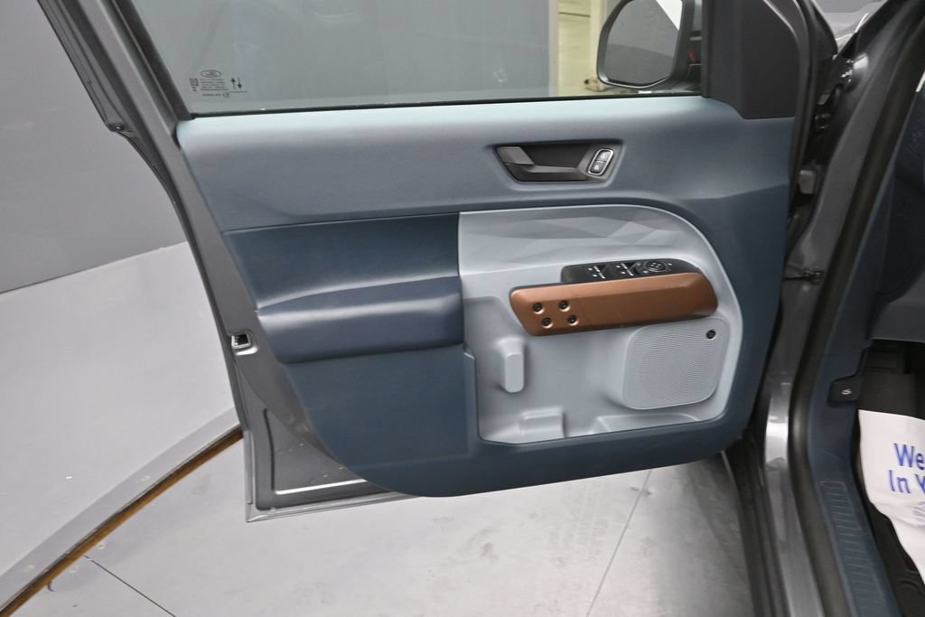 Used 2023 Ford Maverick Lariat w/ Lariat Luxury Package FWD image 21