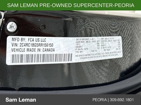 Used 2024 Chrysler Pacifica Touring-L FWD image 30