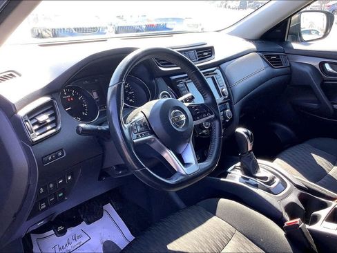 Used 2020 Nissan Rogue SV AWD/4WD image 16