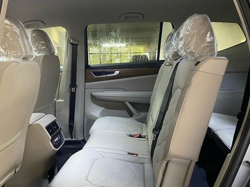 New 2026 Volkswagen Atlas SE image 12