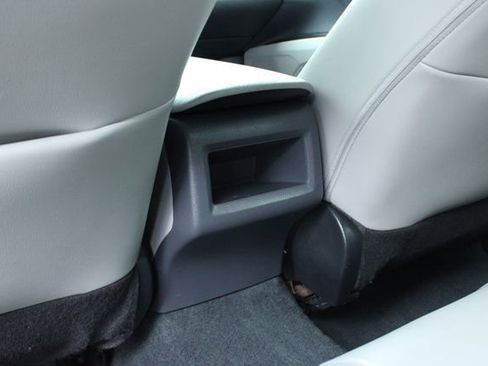 Used 2022 Toyota Camry SE image 32