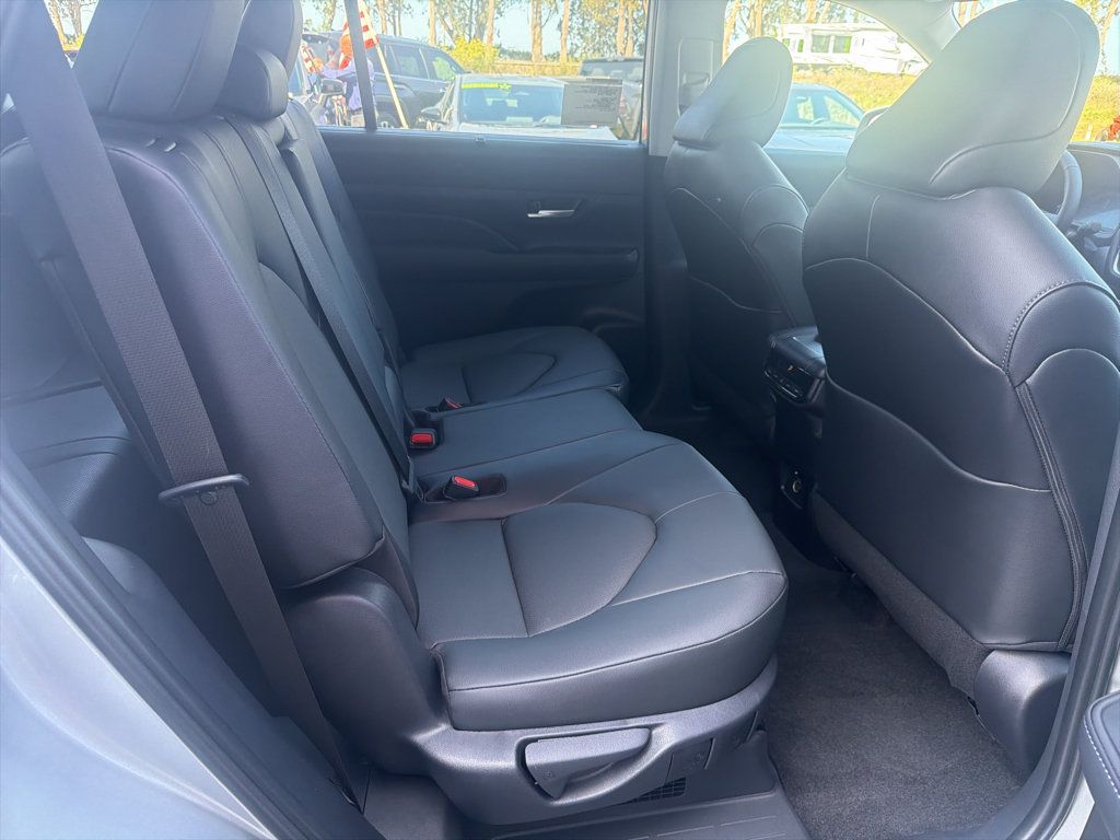 New 2026 Toyota Grand Highlander XLE FWD image 22