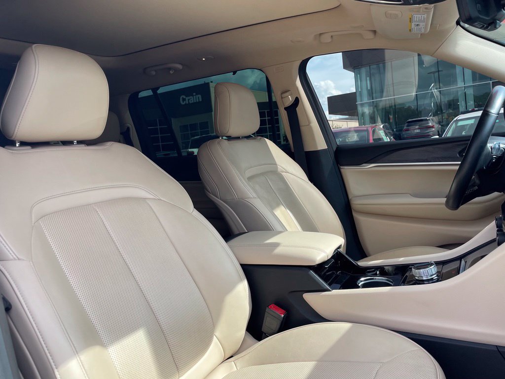 Used 2021 Jeep Grand Cherokee L Limited w/ Luxury Tech Group II AWD/4WD image 33