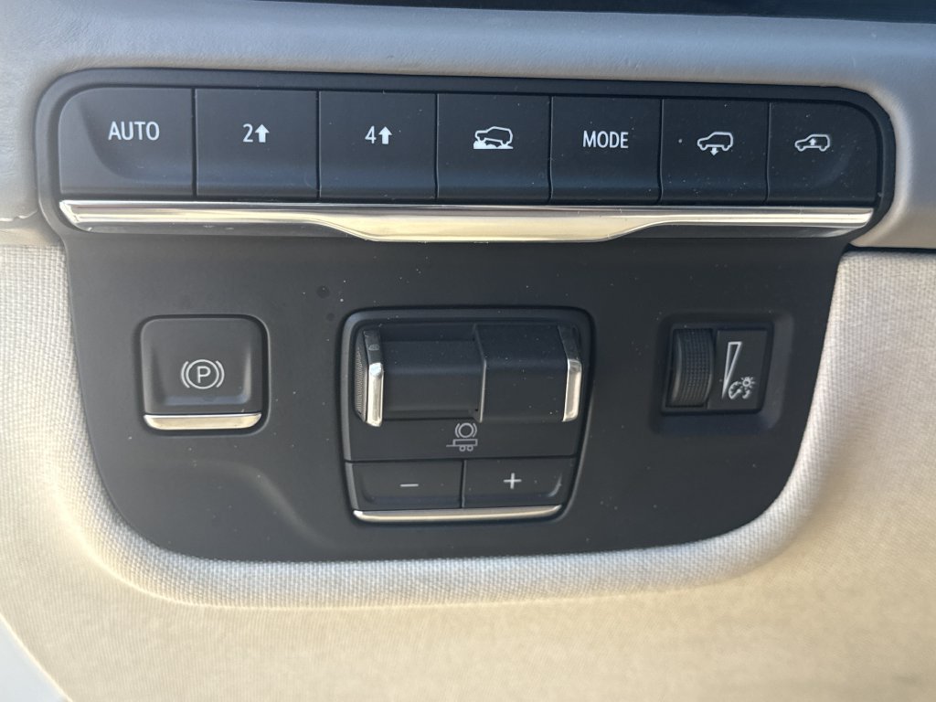 Used 2021 Cadillac Escalade ESV Sport Platinum AWD/4WD image 26