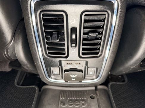 Used 2021 Jeep Grand Cherokee Limited AWD/4WD image 10