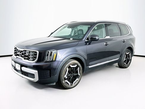 Used 2025 Kia Telluride S AWD/4WD image 3