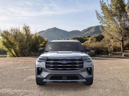New 2026 Ford Explorer Active w/ Active Comfort Package image 6