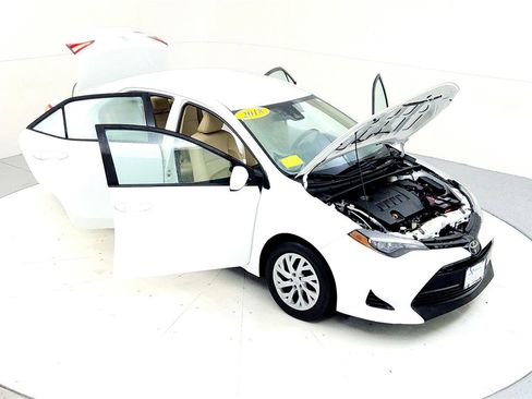 Certified 2018 Toyota Corolla LE image 24