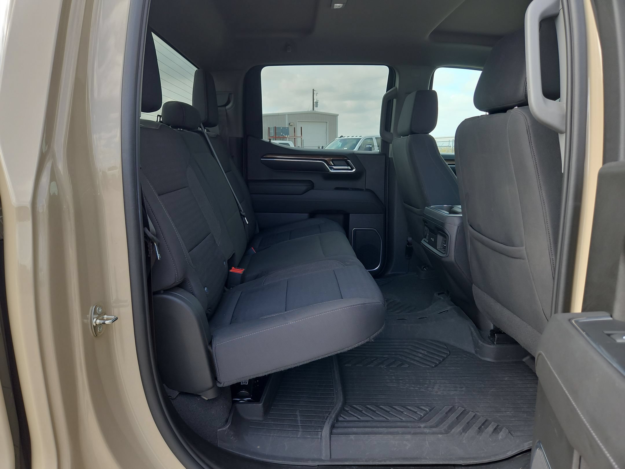 Used 2023 Chevrolet Silverado 1500 LT Trail Boss w/ LPO, Dark Essentials Package AWD/4WD image 25