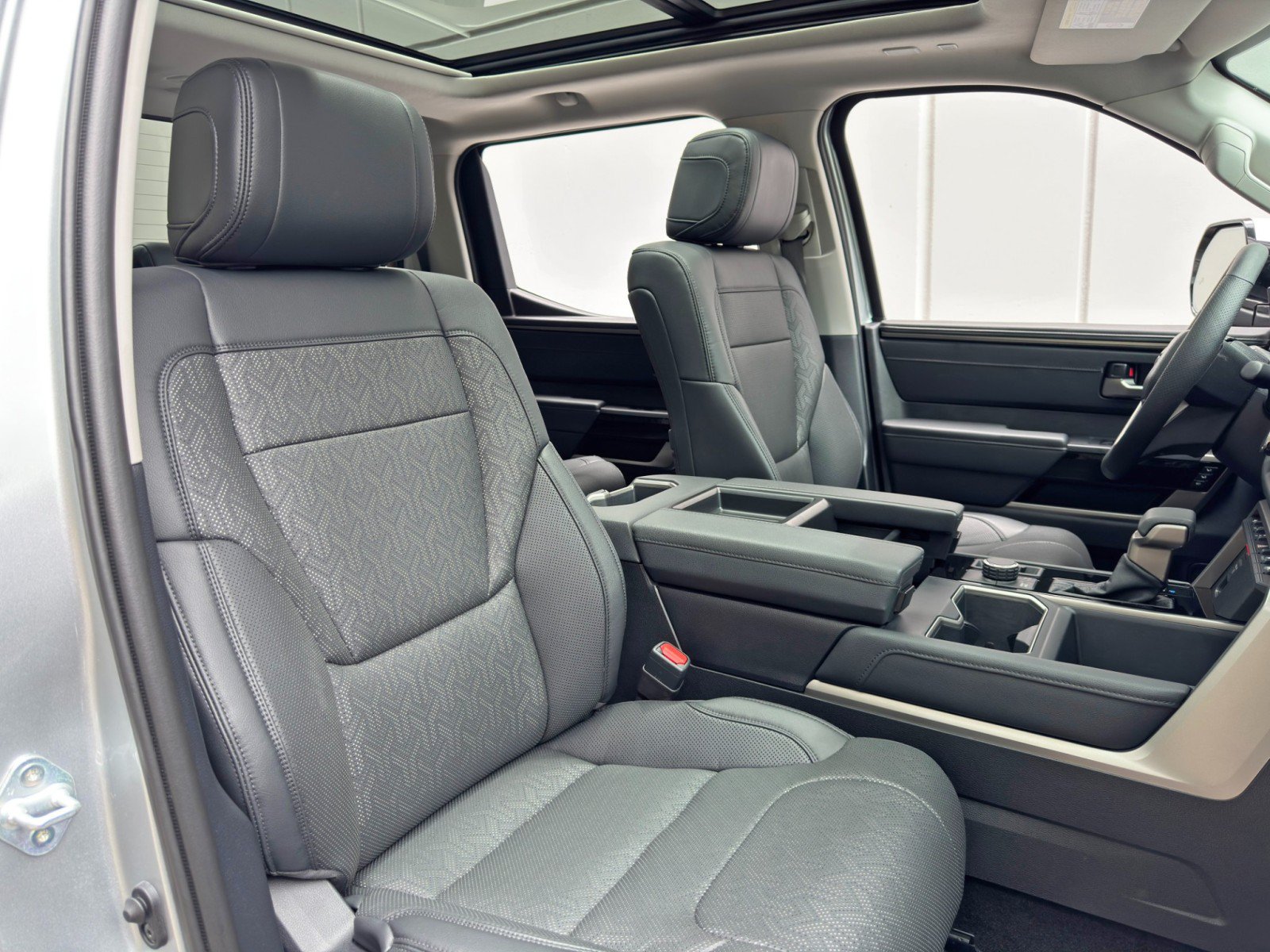 Used 2022 Toyota Tundra Limited AWD/4WD image 40