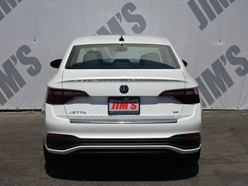 Used 2023 Volkswagen Jetta SE image 5