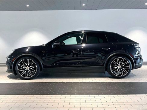 Used 2024 Porsche Macan 4 Electric image 2