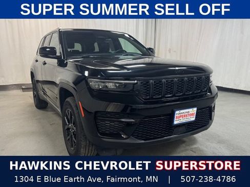 Used 2025 Jeep Grand Cherokee Altitude AWD/4WD image 1