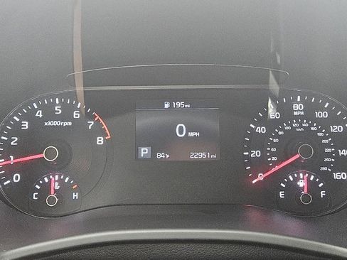 Used 2022 Kia Soul LX FWD image 12