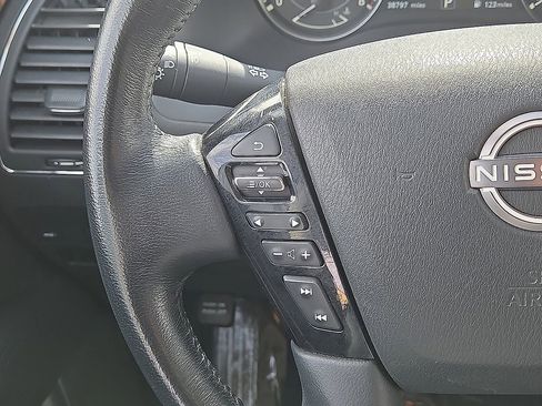 Used 2024 Nissan Armada SL image 17