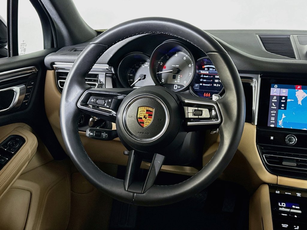 Certified 2026 Porsche Macan AWD/4WD image 12
