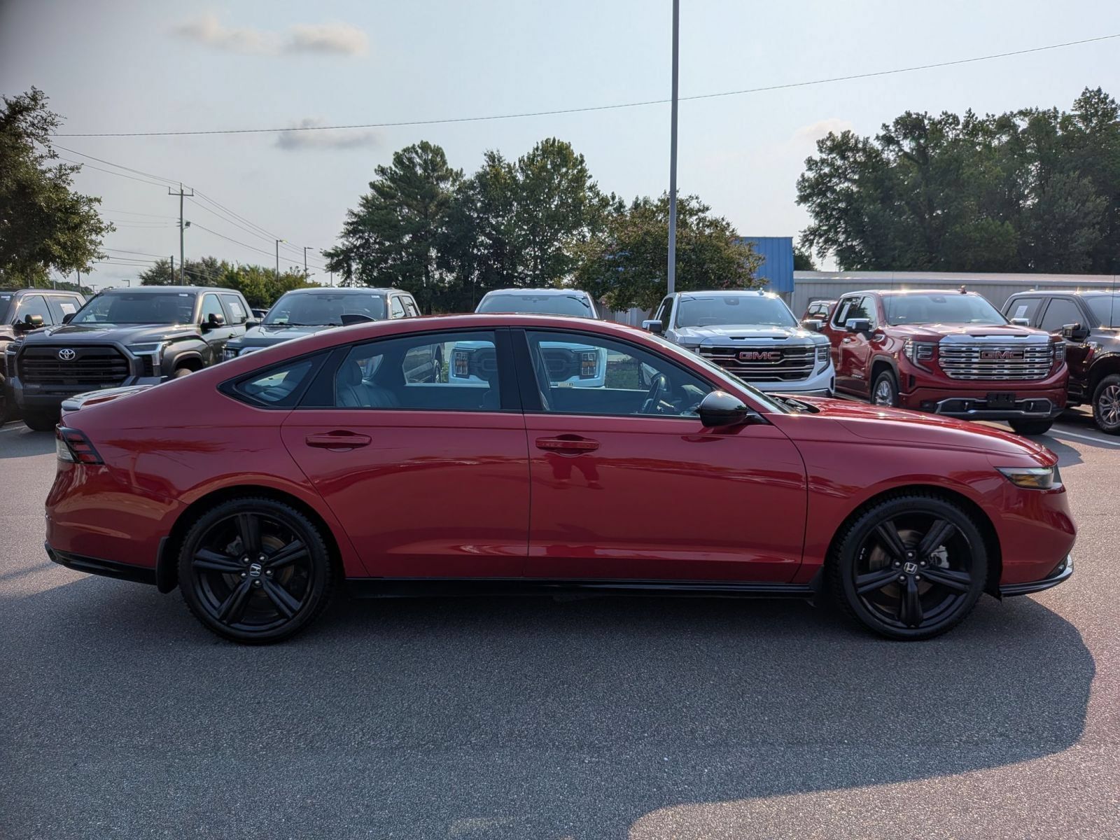 Used 2023 Honda Accord Sport image 2