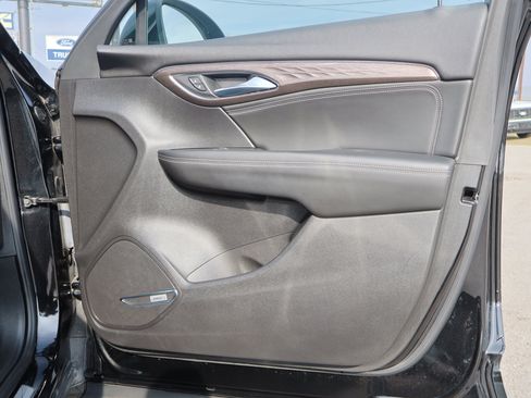 Used 2023 Buick Envision Avenir image 36