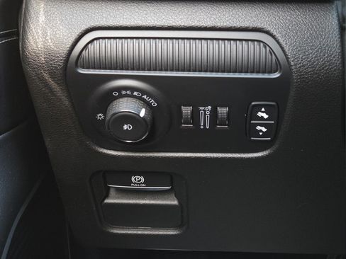 Used 2022 Jeep Wagoneer Series III RWD image 20