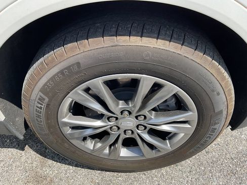 Used 2023 Cadillac XT5 Premium Luxury AWD/4WD image 16