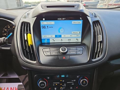 Used 2018 Ford Escape SE w/ SE Sport Appearance Package FWD image 17