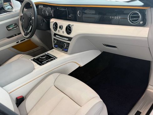 Used 2024 Rolls-Royce Ghost AWD/4WD image 17