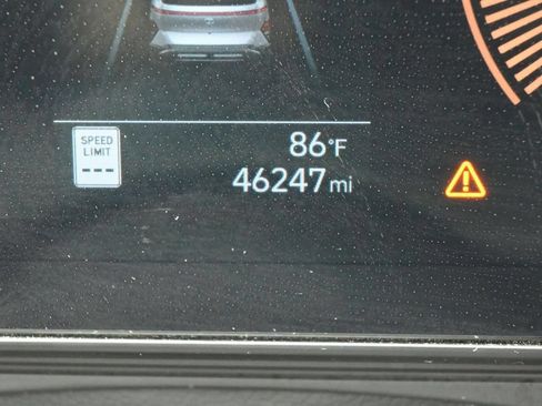 Used 2025 Hyundai Kona SEL AWD/4WD image 15