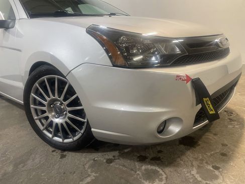 Used 2010 Ford Focus SES image 2