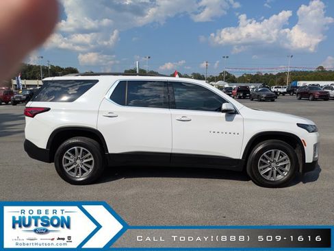 Used 2022 Chevrolet Traverse LT image 5
