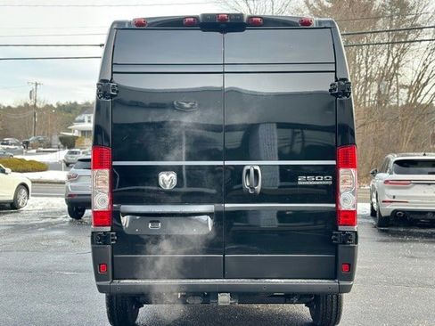 New 2026 RAM ProMaster 2500 w/ Quick Order Package 22G SLT image 4