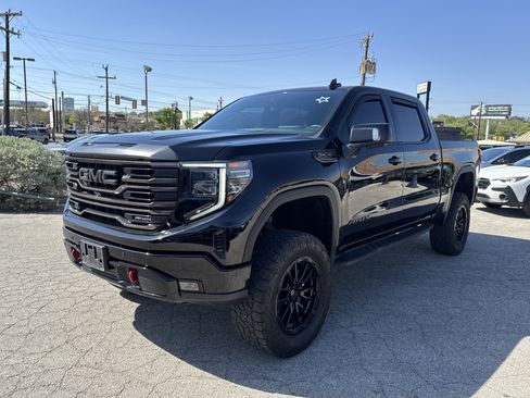 Used 2023 GMC Sierra 1500 AT4X image 7