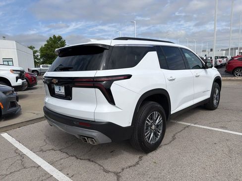 New 2026 Chevrolet Traverse LT w/ Enhanced Driving Package FWD image 3