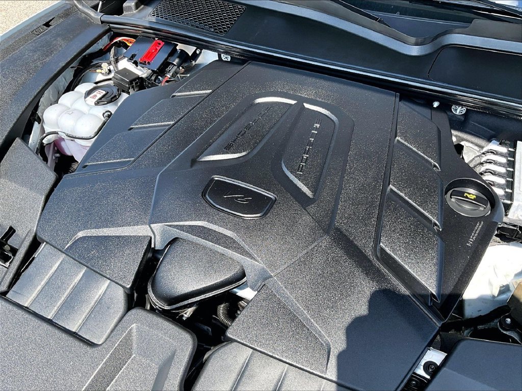 Certified 2026 Porsche Cayenne AWD/4WD image 24
