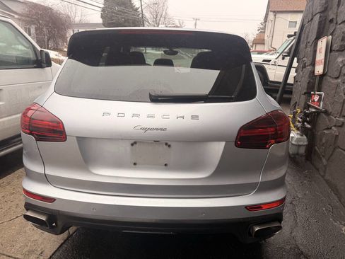 Used 2016 Porsche Cayenne image 6
