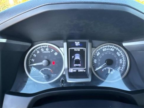 Used 2023 Toyota Tacoma SR5 w/ Technology Package image 31